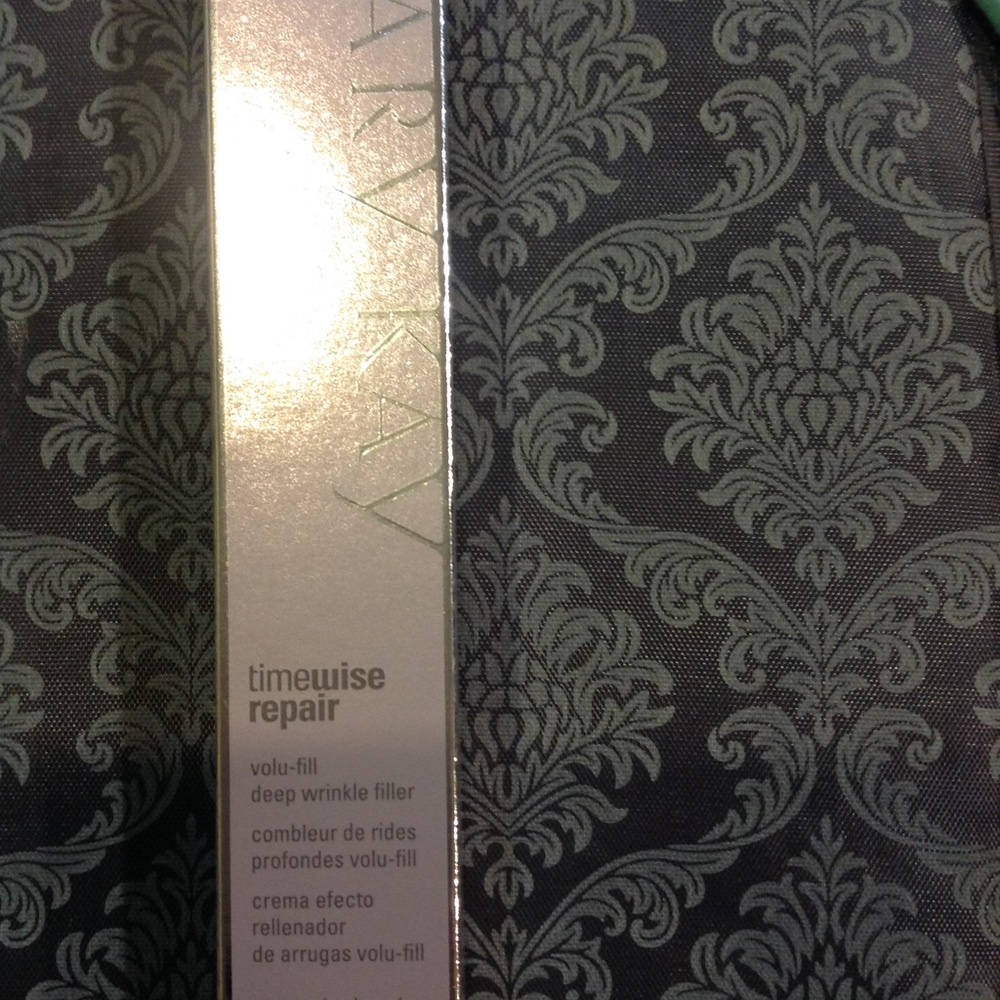 Mary Kay Timewise Repair volu-fill wrinkle filler